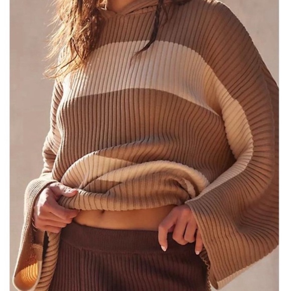 Free People Kami Sweater
Set NWT nwt sz xs Love the color combo🤎🤍 - Picture 3 of 5